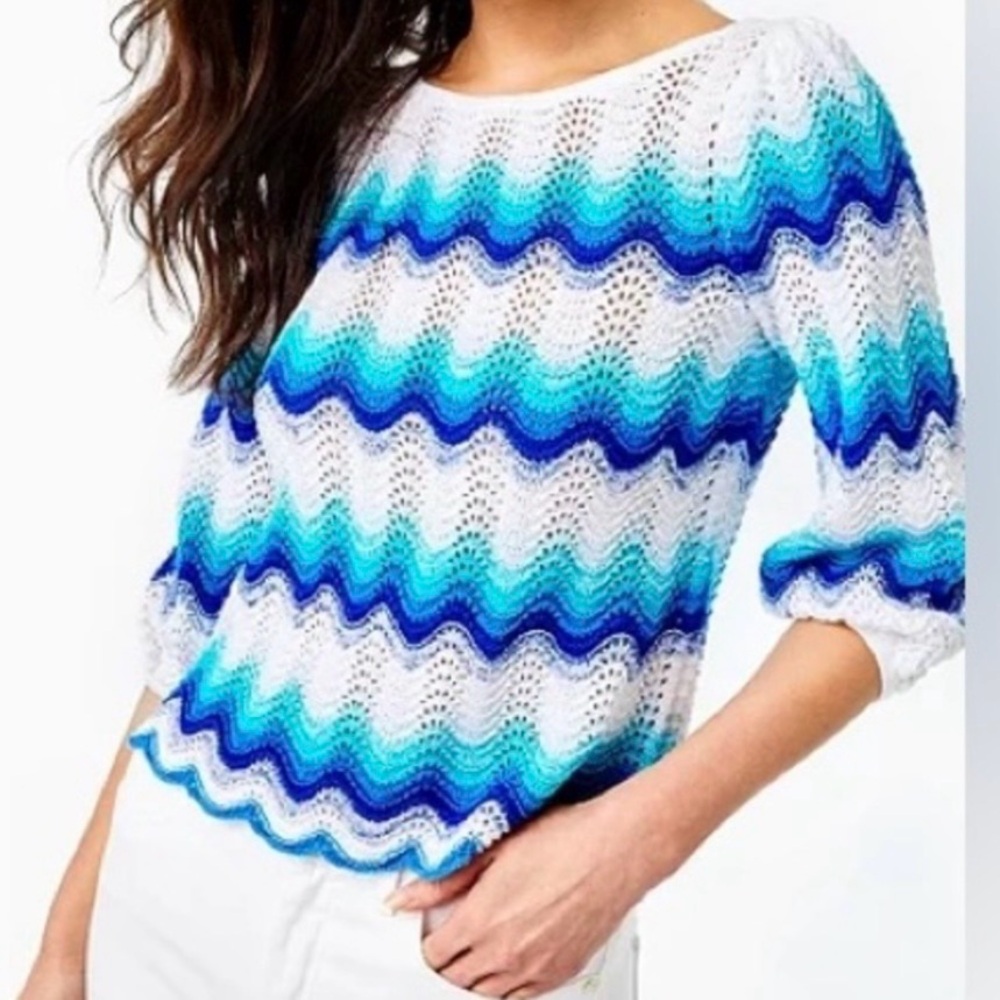 Lilly Pulitzer Navana Sweater Bermuda Blue and White Gypsy Wave Stripe size M